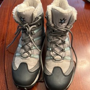 Columbia Waterproof women’s boots size 9.5